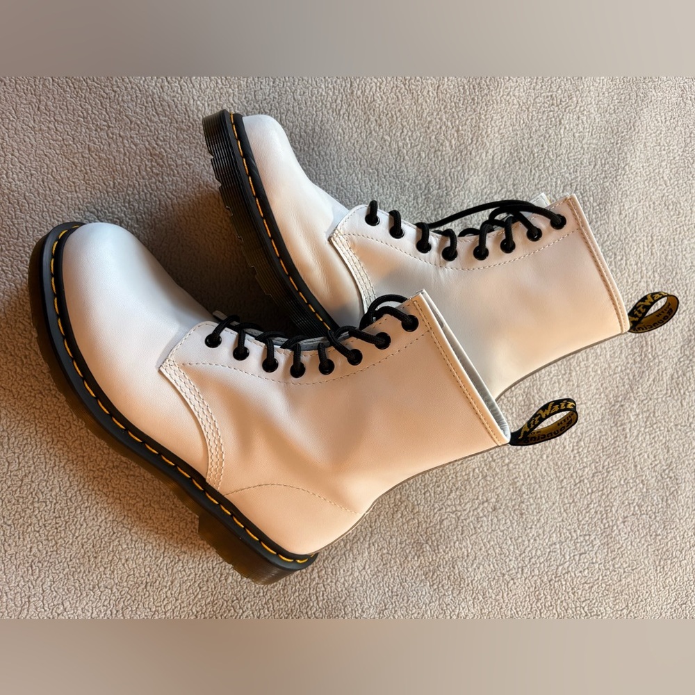 ⭐️⭐️EUC Dr. Martens 1460 Combat Boot Women’s 9 - Picture 9 of 9